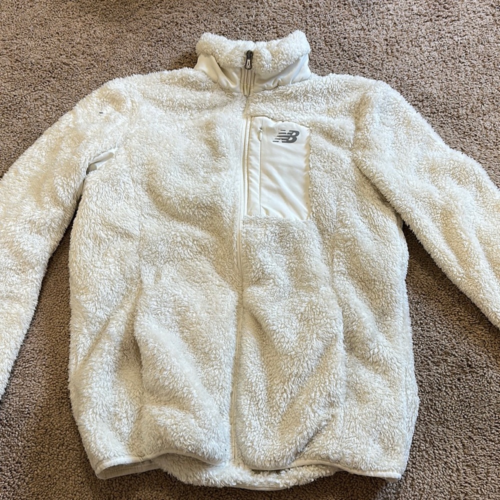 White new balance women’s coat